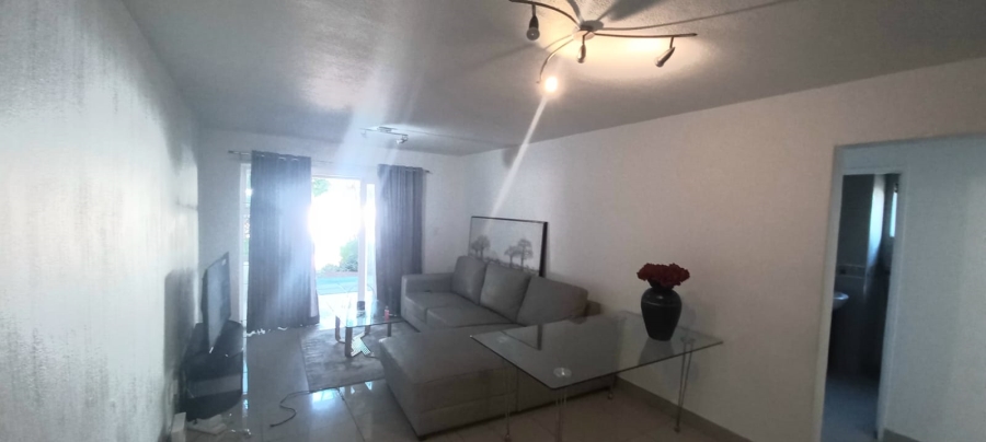 2 Bedroom Property for Sale in Essenwood KwaZulu-Natal