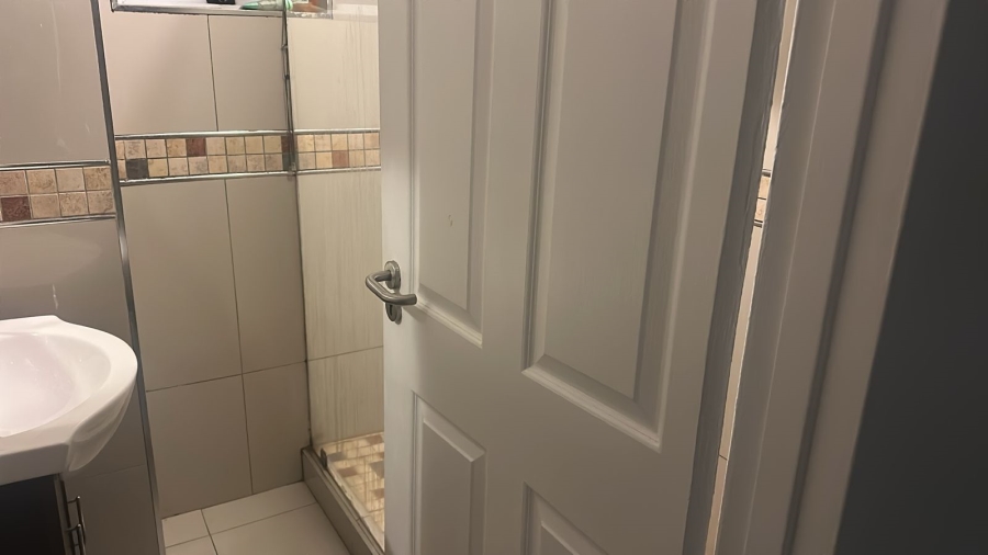 2 Bedroom Property for Sale in Essenwood KwaZulu-Natal