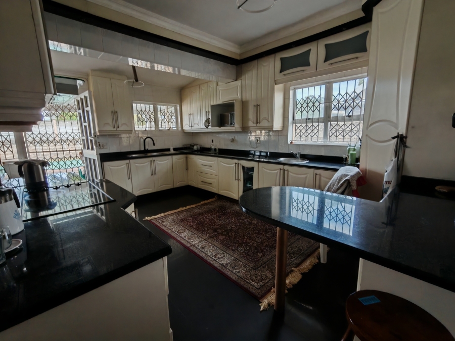 3 Bedroom Property for Sale in Ocean View KwaZulu-Natal