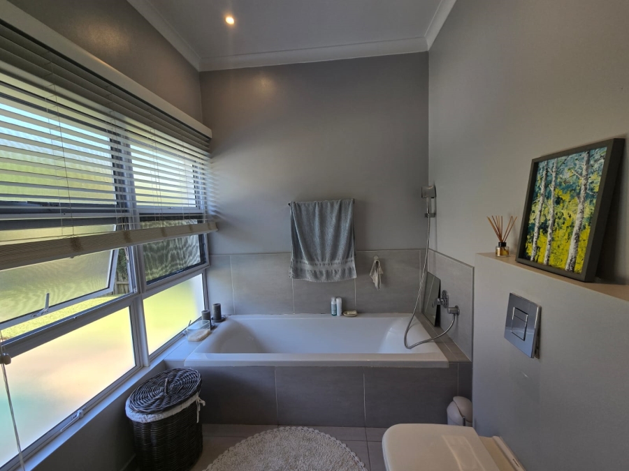 4 Bedroom Property for Sale in Sheffield Beach KwaZulu-Natal