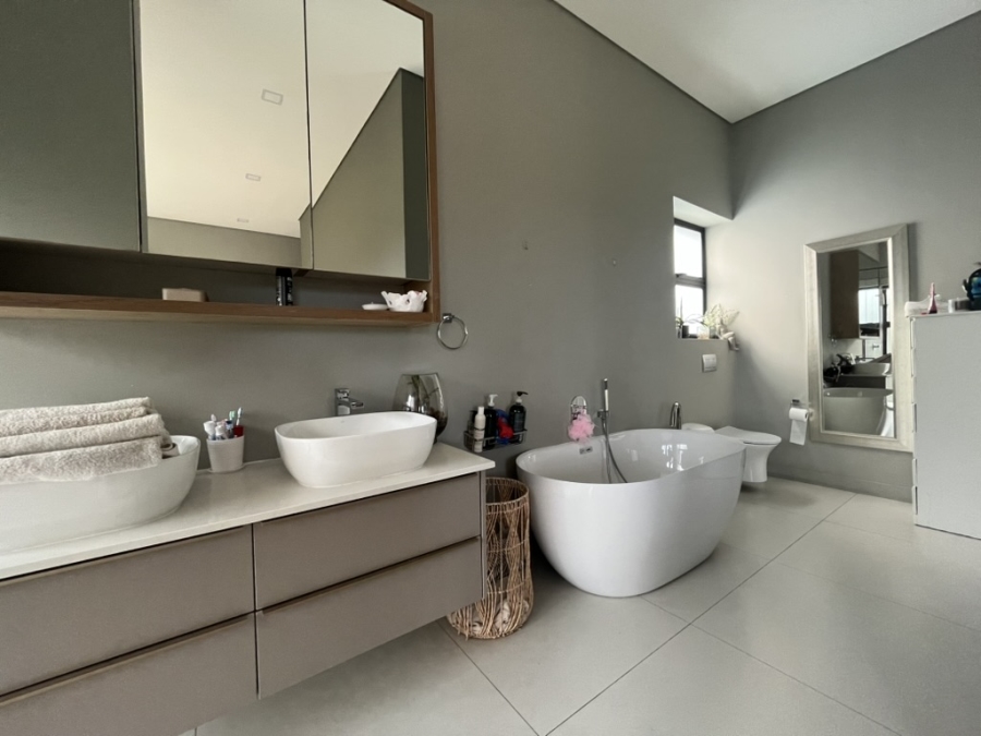 4 Bedroom Property for Sale in New Salt Rock City KwaZulu-Natal