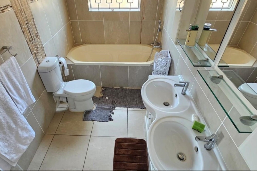 3 Bedroom Property for Sale in Elysium KwaZulu-Natal