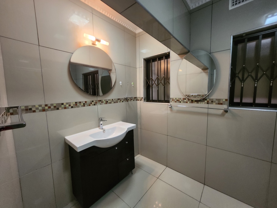 2 Bedroom Property for Sale in Manaba Beach KwaZulu-Natal