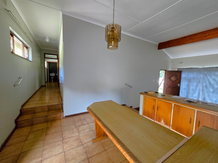 To Let 5 Bedroom Property for Rent in Uvongo KwaZulu-Natal