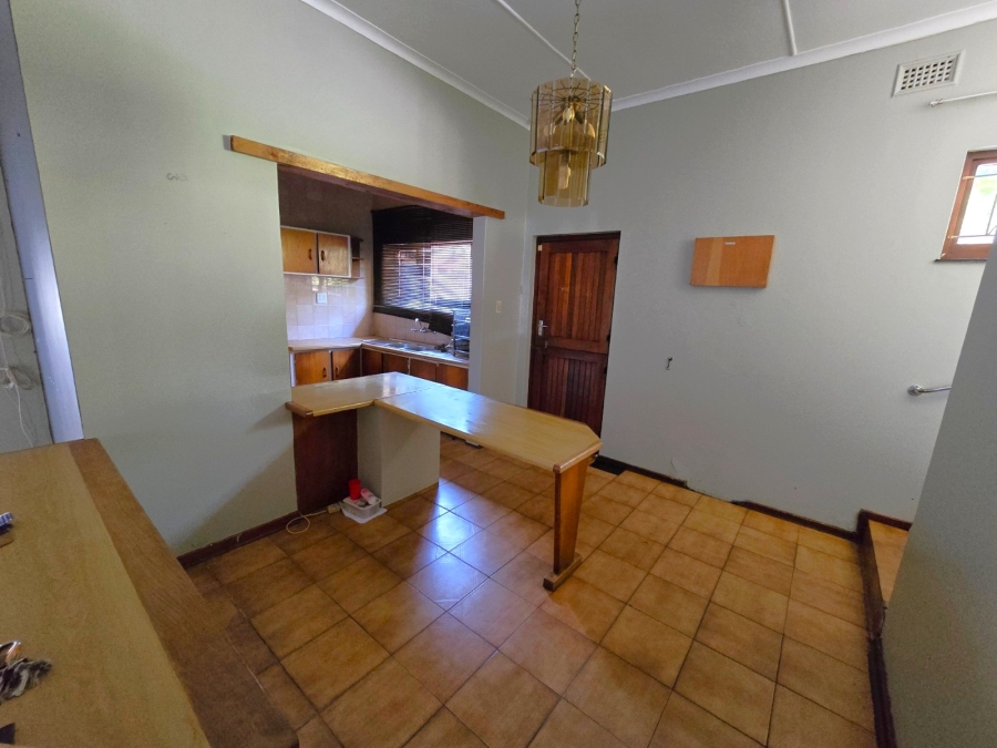To Let 5 Bedroom Property for Rent in Uvongo KwaZulu-Natal