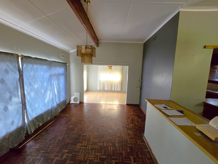 To Let 5 Bedroom Property for Rent in Uvongo KwaZulu-Natal