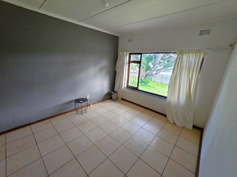 To Let 5 Bedroom Property for Rent in Uvongo KwaZulu-Natal
