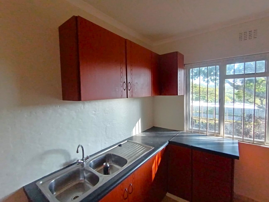 To Let 5 Bedroom Property for Rent in Uvongo KwaZulu-Natal