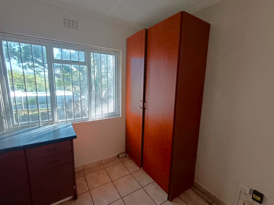 To Let 5 Bedroom Property for Rent in Uvongo KwaZulu-Natal