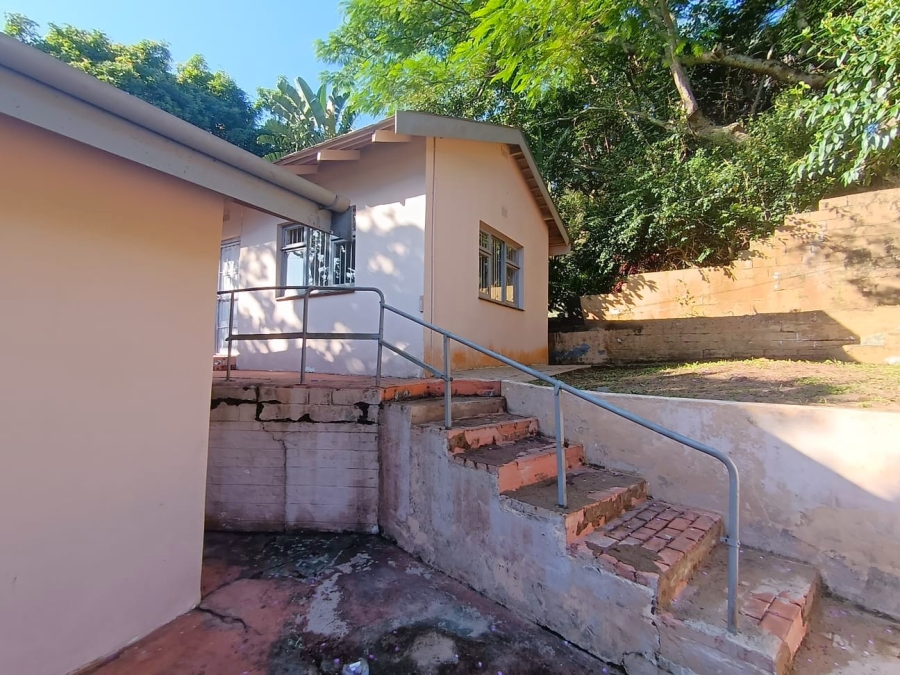 To Let 5 Bedroom Property for Rent in Uvongo KwaZulu-Natal