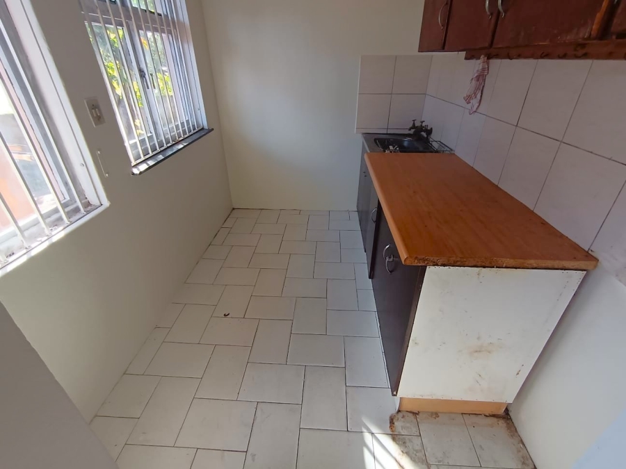 To Let 5 Bedroom Property for Rent in Uvongo KwaZulu-Natal
