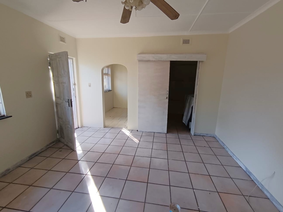 To Let 5 Bedroom Property for Rent in Uvongo KwaZulu-Natal