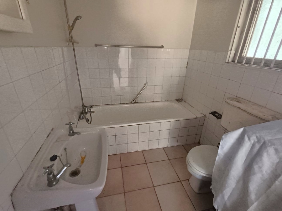 To Let 5 Bedroom Property for Rent in Uvongo KwaZulu-Natal