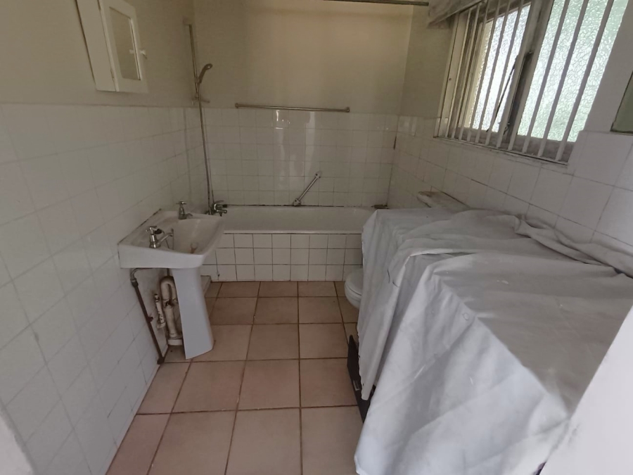 To Let 5 Bedroom Property for Rent in Uvongo KwaZulu-Natal