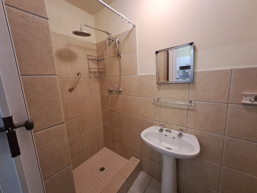 To Let 1 Bedroom Property for Rent in Uvongo Beach KwaZulu-Natal