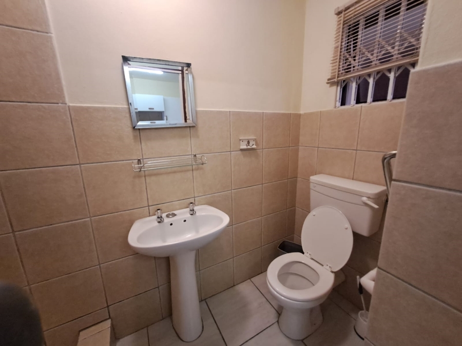 To Let 1 Bedroom Property for Rent in Uvongo Beach KwaZulu-Natal