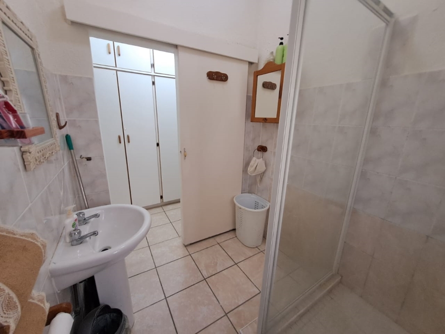 3 Bedroom Property for Sale in Uvongo KwaZulu-Natal