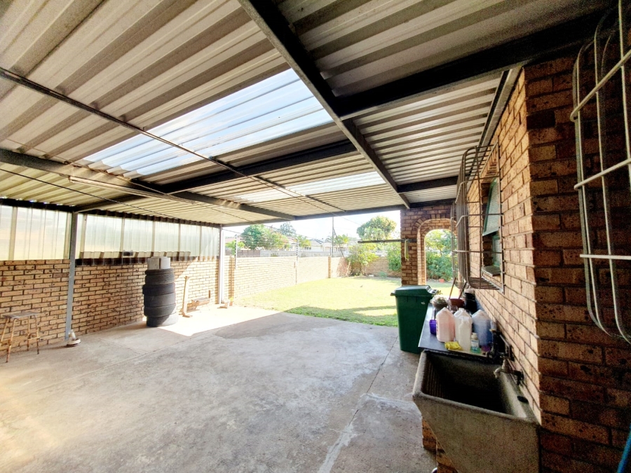 3 Bedroom Property for Sale in Brackenham KwaZulu-Natal