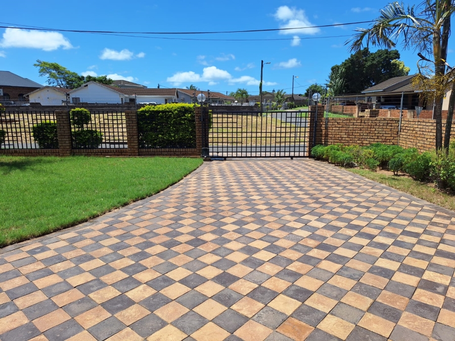 3 Bedroom Property for Sale in Brackenham KwaZulu-Natal