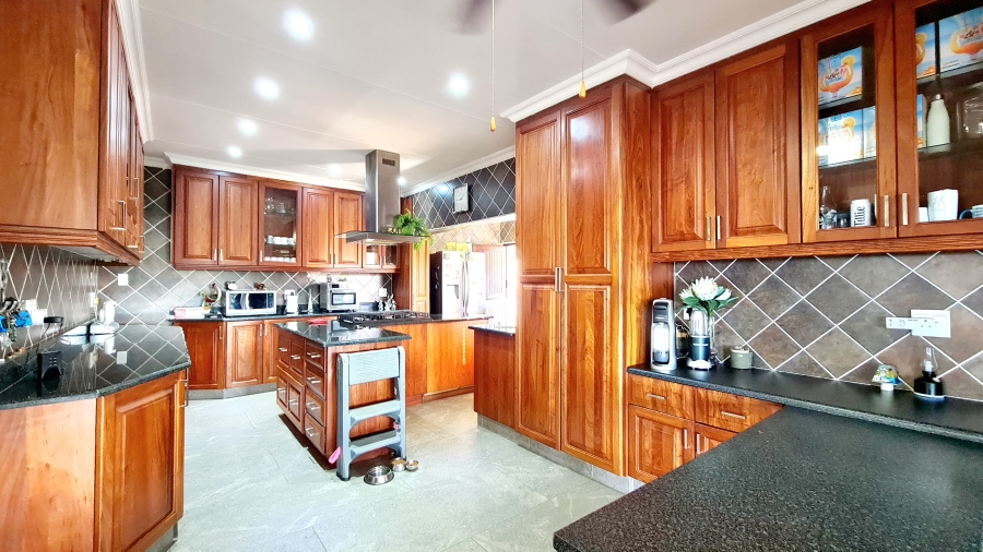 4 Bedroom Property for Sale in Hibberdene KwaZulu-Natal