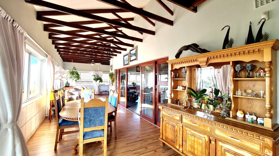 4 Bedroom Property for Sale in Hibberdene KwaZulu-Natal