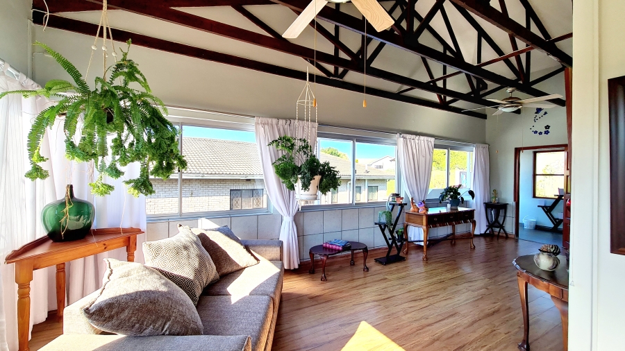4 Bedroom Property for Sale in Hibberdene KwaZulu-Natal