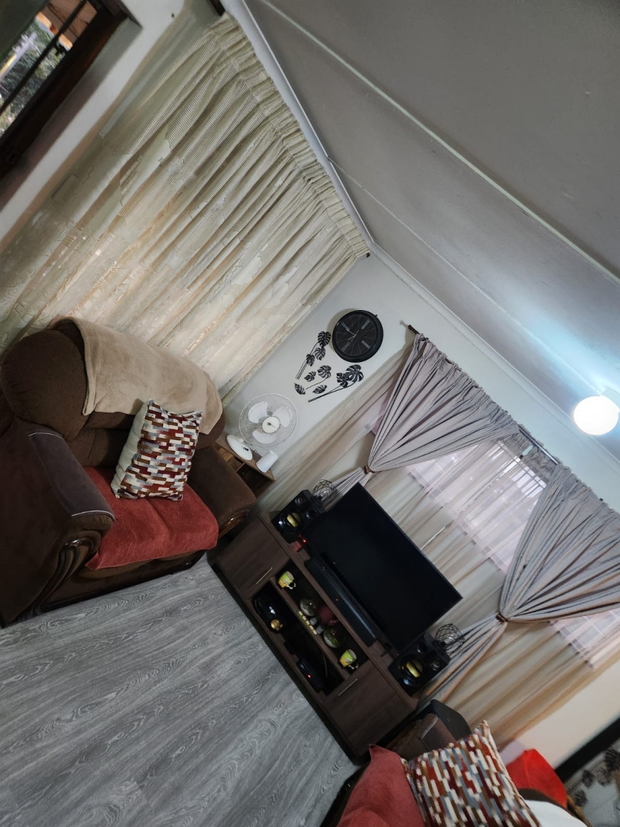 4 Bedroom Property for Sale in Grosvenor KwaZulu-Natal