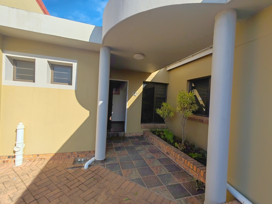 3 Bedroom Property for Sale in Uvongo KwaZulu-Natal