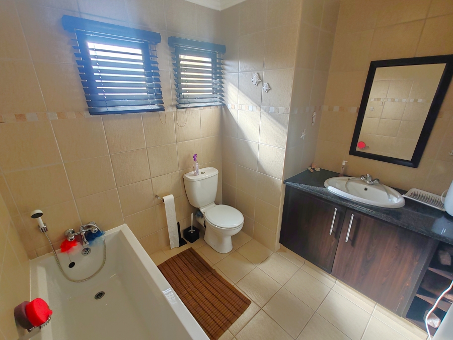 3 Bedroom Property for Sale in Uvongo KwaZulu-Natal