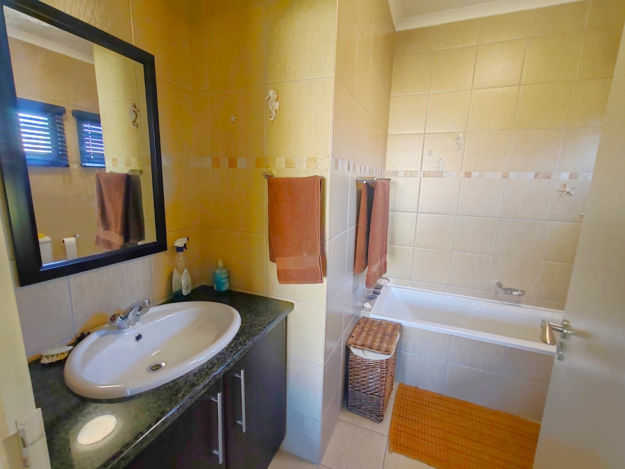 3 Bedroom Property for Sale in Uvongo KwaZulu-Natal