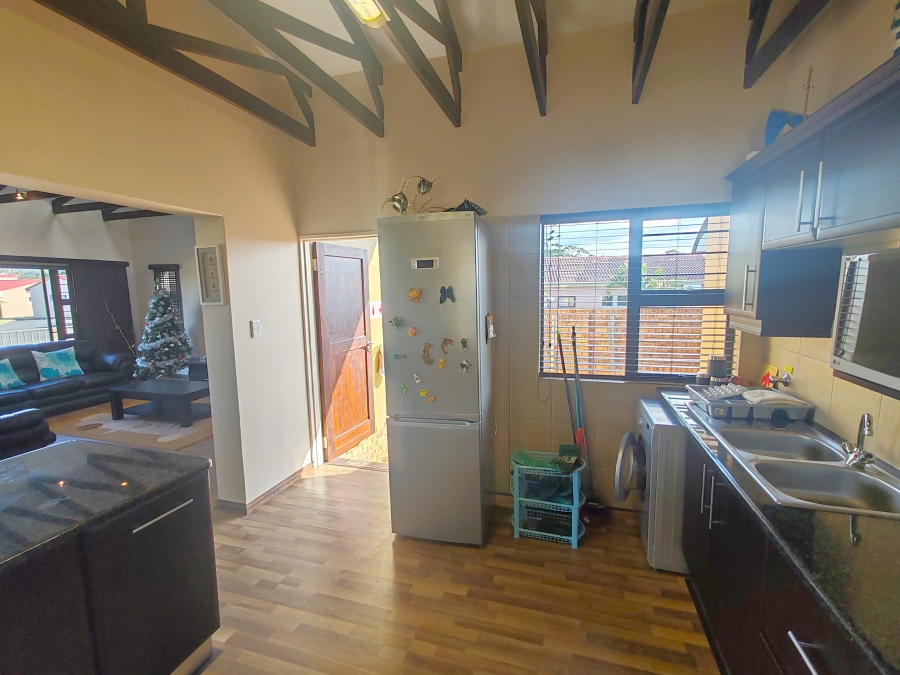 3 Bedroom Property for Sale in Uvongo KwaZulu-Natal