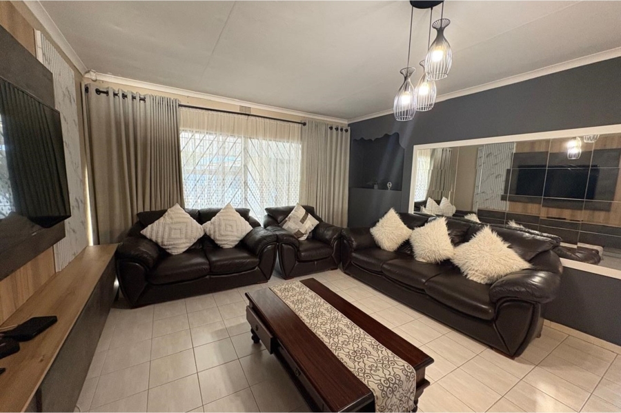 3 Bedroom Property for Sale in Huttenheights KwaZulu-Natal