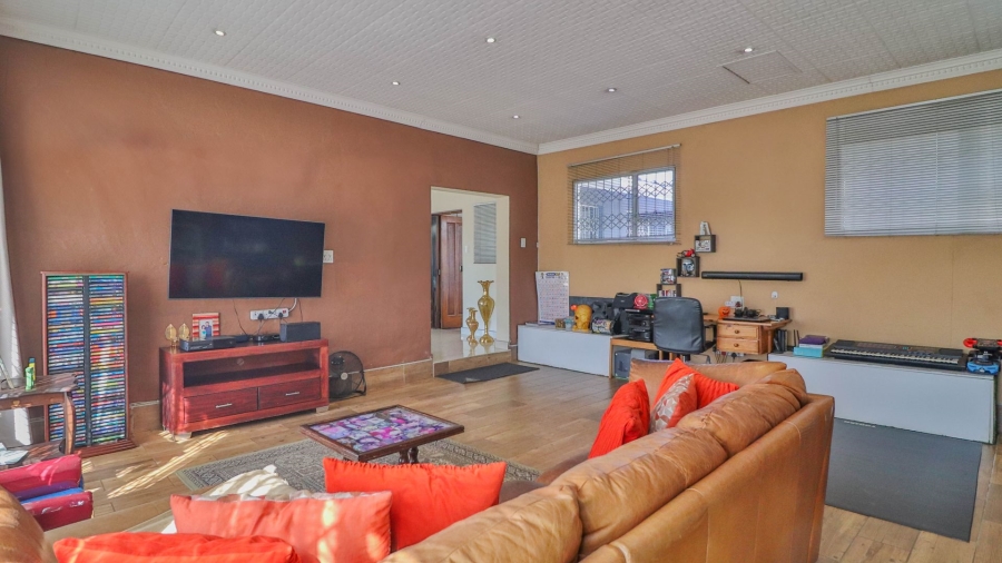 3 Bedroom Property for Sale in Epworth KwaZulu-Natal