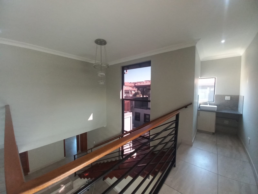 To Let 6 Bedroom Property for Rent in Izinga Estate KwaZulu-Natal