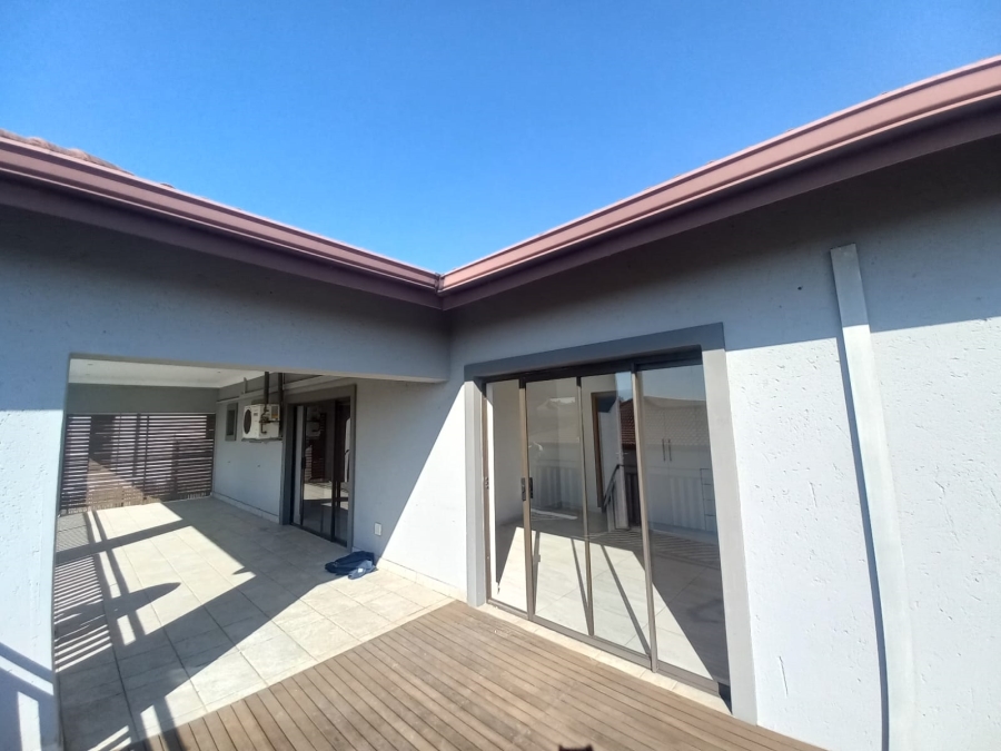 To Let 6 Bedroom Property for Rent in Izinga Estate KwaZulu-Natal