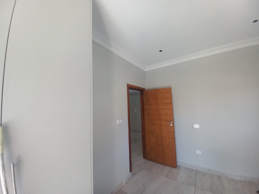 To Let 6 Bedroom Property for Rent in Izinga Estate KwaZulu-Natal