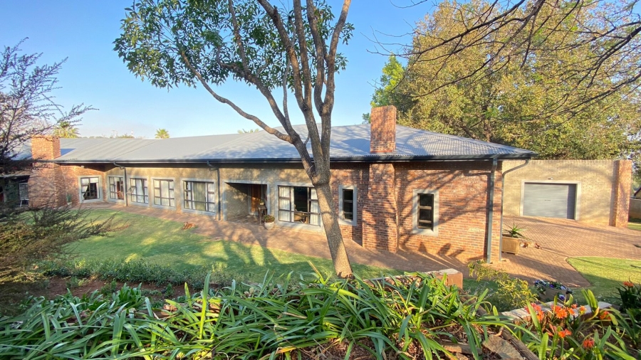 7 Bedroom Property for Sale in Signal Hill KwaZulu-Natal