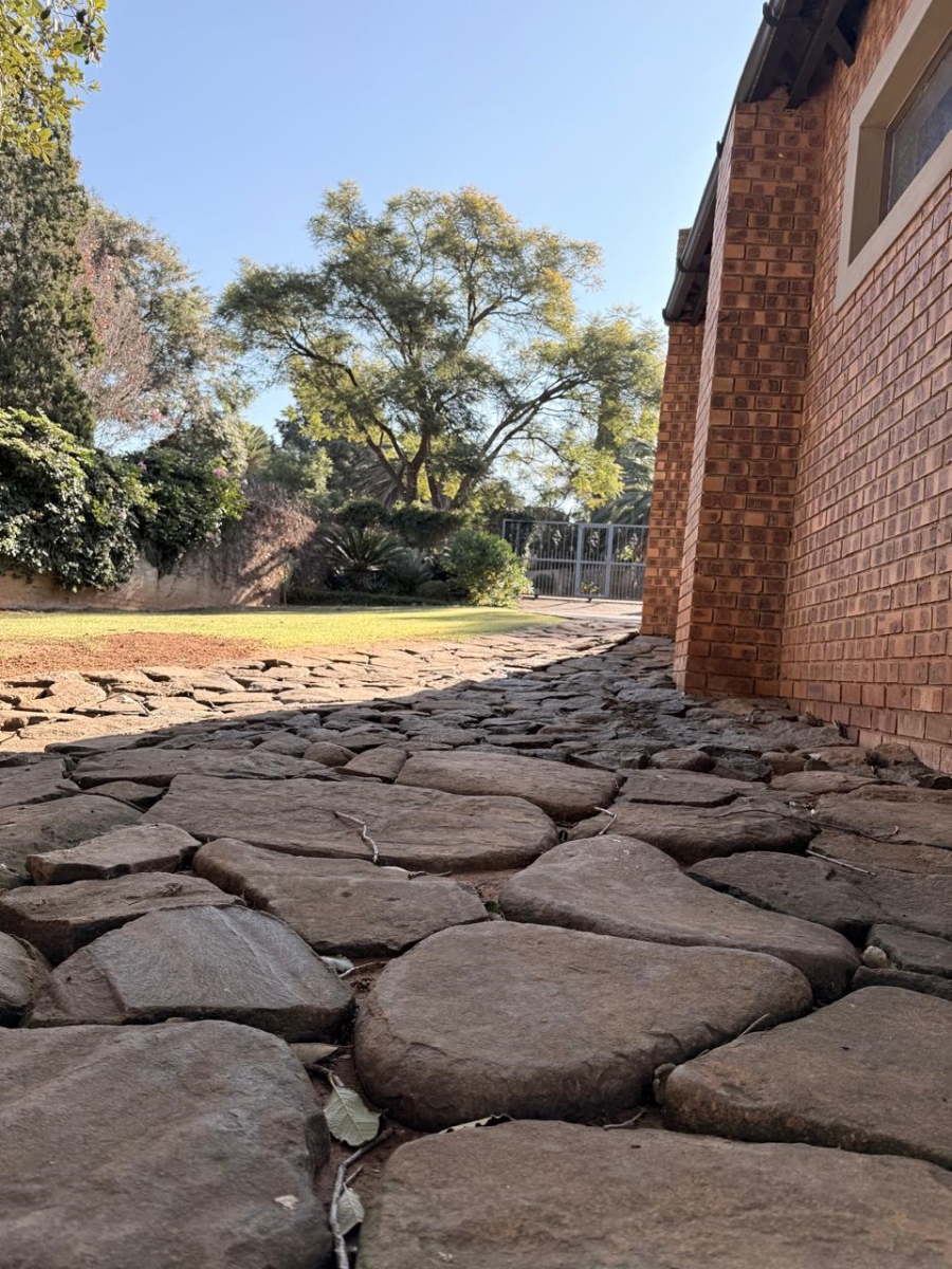 7 Bedroom Property for Sale in Signal Hill KwaZulu-Natal