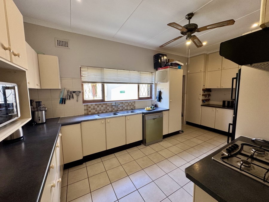 7 Bedroom Property for Sale in Montrose KwaZulu-Natal
