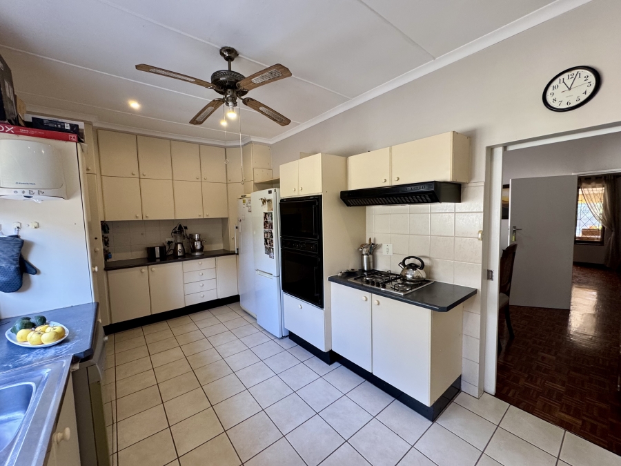 7 Bedroom Property for Sale in Montrose KwaZulu-Natal