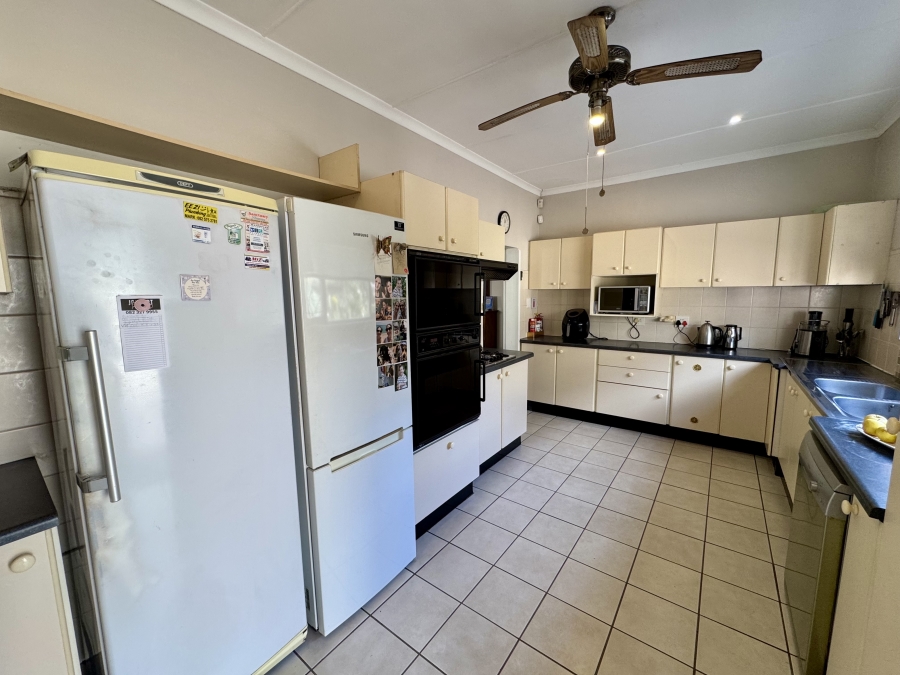 7 Bedroom Property for Sale in Montrose KwaZulu-Natal