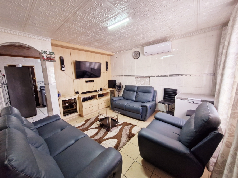 2 Bedroom Property for Sale in Phoenix Industrial KwaZulu-Natal
