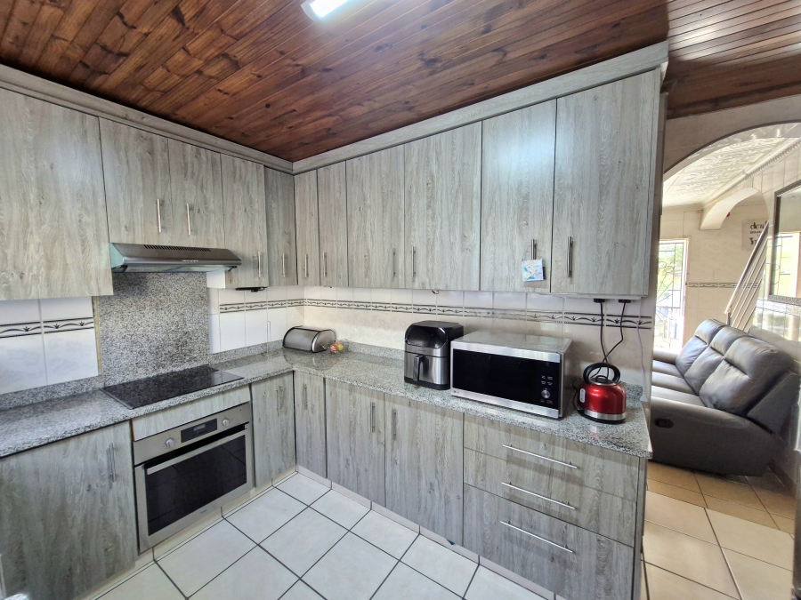 2 Bedroom Property for Sale in Phoenix Industrial KwaZulu-Natal
