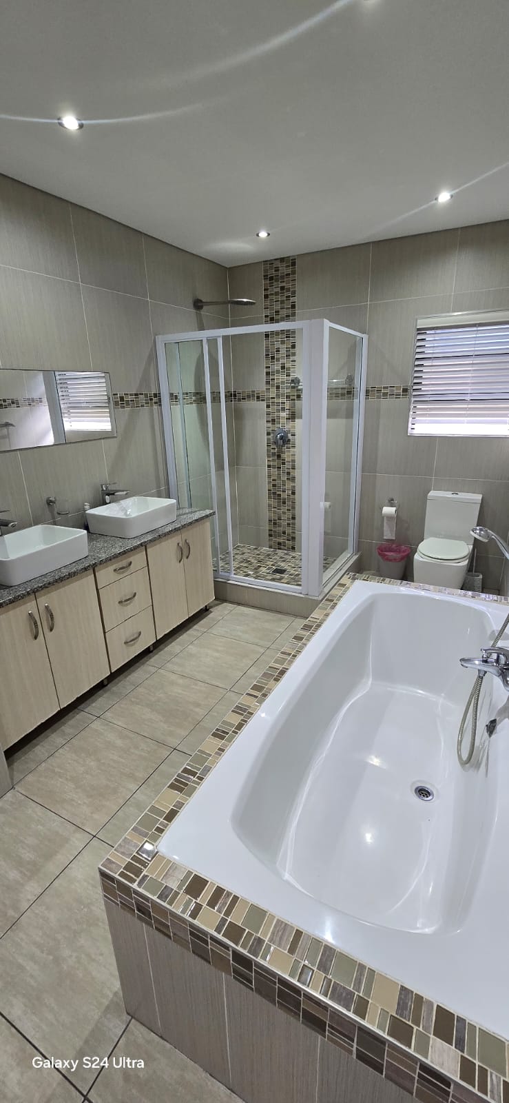 To Let 4 Bedroom Property for Rent in Meer En See KwaZulu-Natal