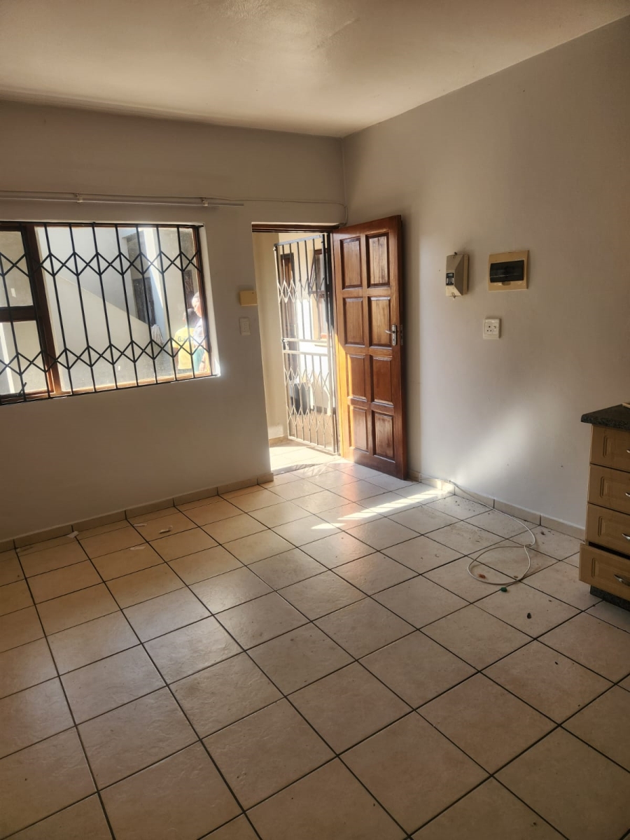 To Let 1 Bedroom Property for Rent in Richem KwaZulu-Natal