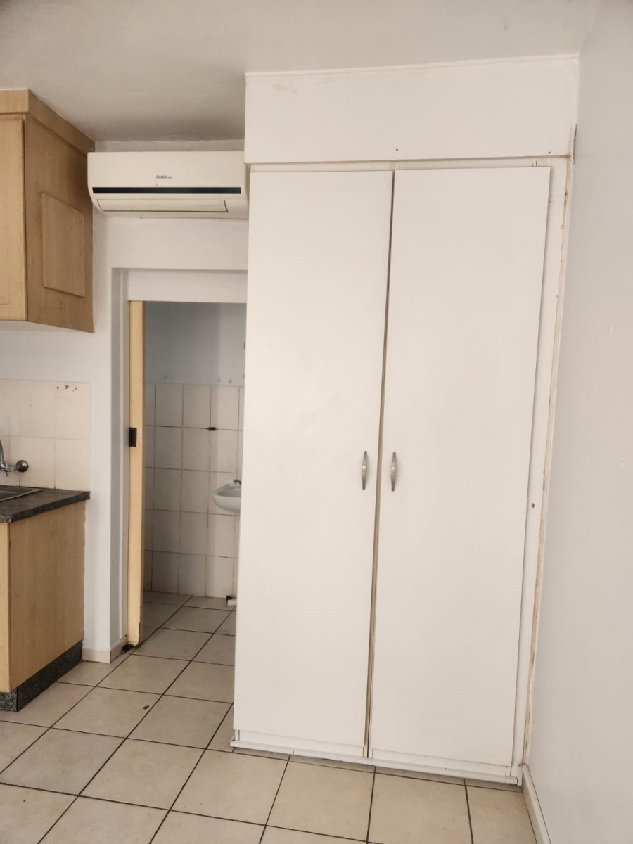 To Let 1 Bedroom Property for Rent in Richem KwaZulu-Natal
