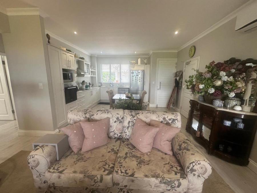 2 Bedroom Property for Sale in Mount Edgecombe Retirement Village KwaZulu-Natal