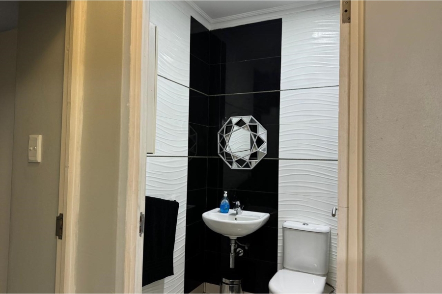 To Let 2 Bedroom Property for Rent in Umhlanga Ridge KwaZulu-Natal