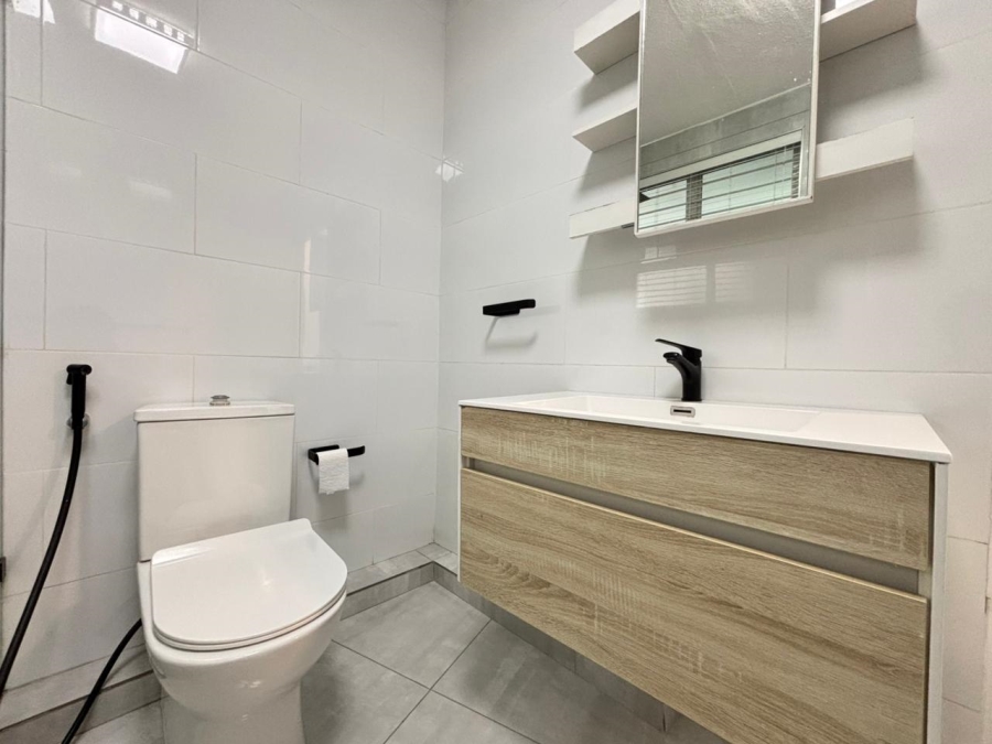 2 Bedroom Property for Sale in Essenwood KwaZulu-Natal