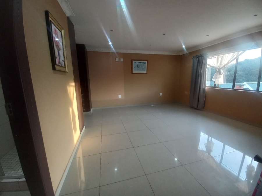 7 Bedroom Property for Sale in Essenwood KwaZulu-Natal
